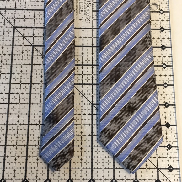 Black Brown 1826. Light blue with brown diagonal stripe tie. Like new. 100% silk - Picture 8 of 8